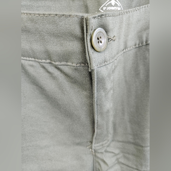 St. John's Bay Army Green Capris - Picture 2 of 10